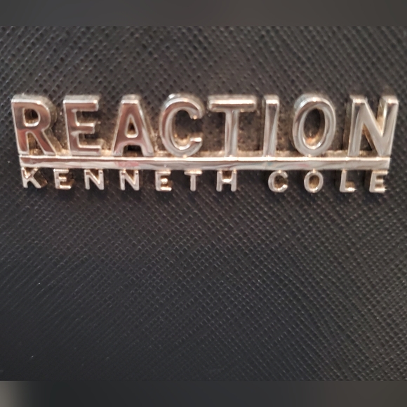 Kenneth Cole Reaction Bag - Picture 3 of 16